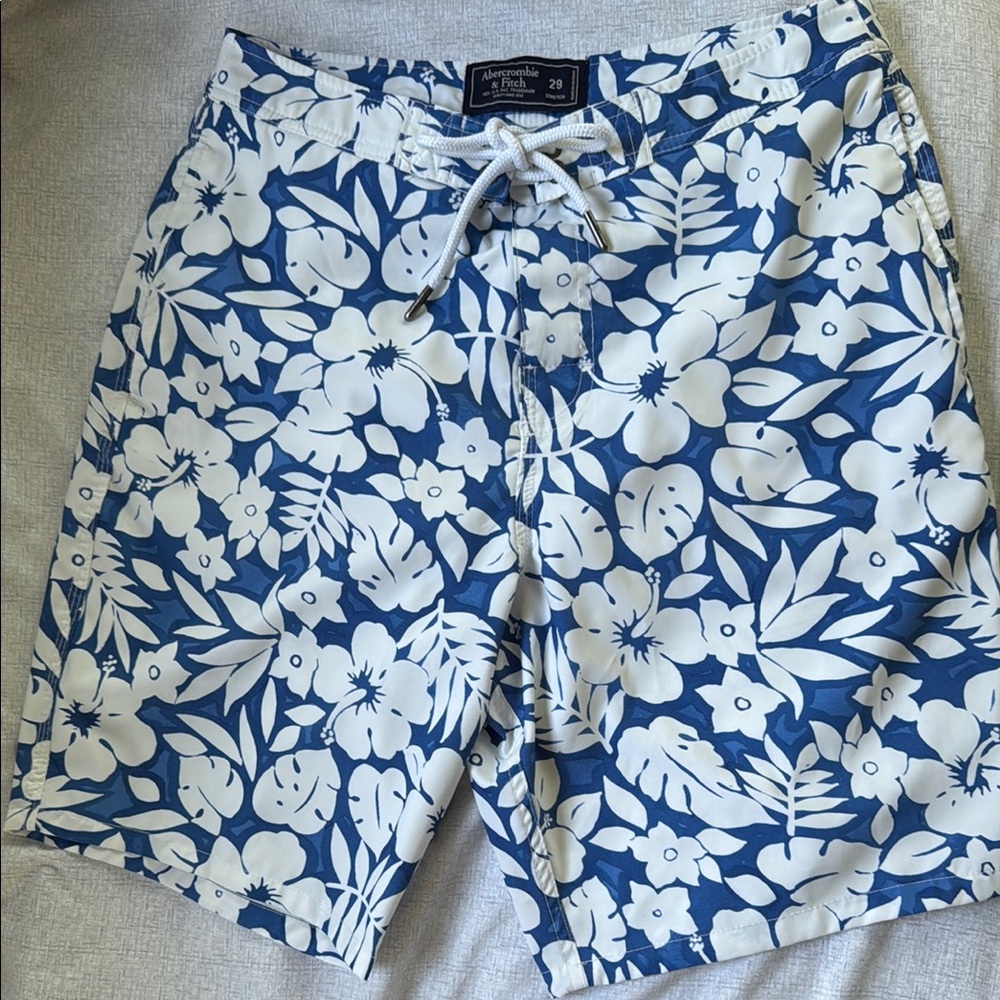 Abercrombie & Fitch Men’s Swim Trunks Blue & White Floral Print Size 29 Preppy